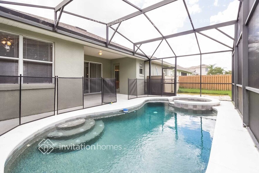 Building Photo - 8571 Lake Windham Ave