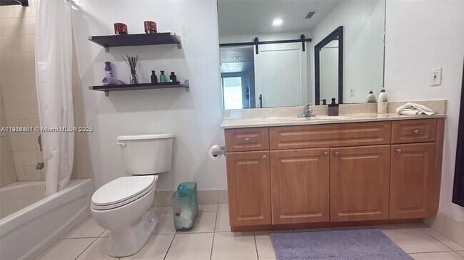 Building Photo - 2600 SW 27th Ave