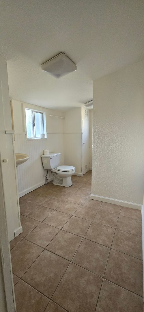 Building Photo - Quaint Yucaipa Home on Large Lot