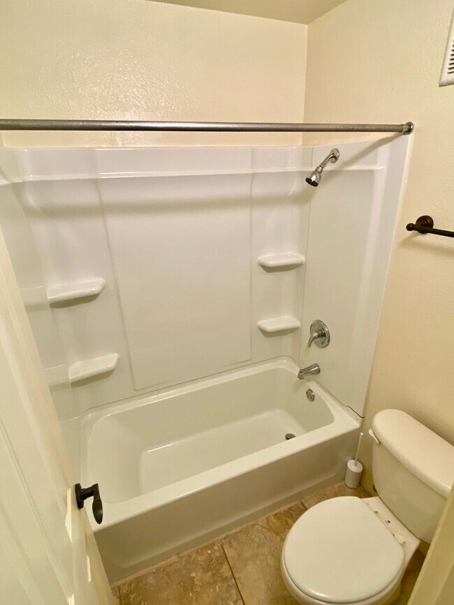 Building Photo - Upgraded Condo near Oldtown