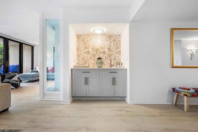 Building Photo - 2400 Presidential 204 Way