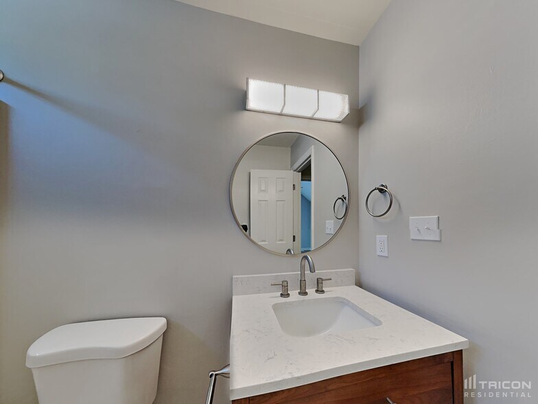 Building Photo - 5125 Cottage Bluff Ln