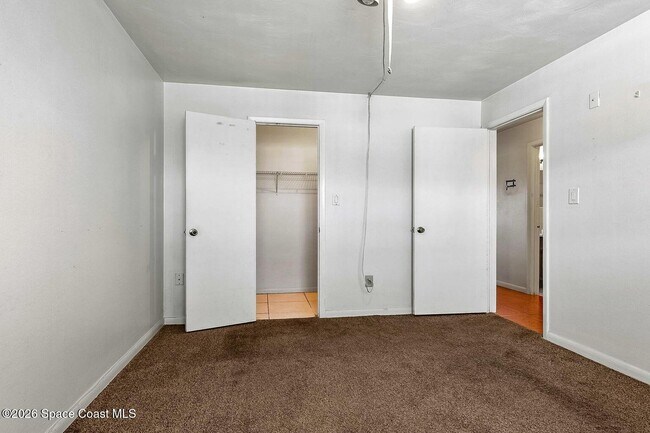 Building Photo - 401 Monroe Ave