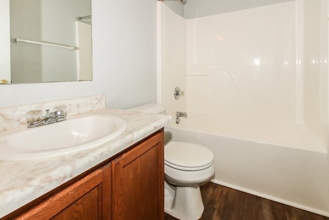 Building Photo - 3 Bedroom in Warren Township