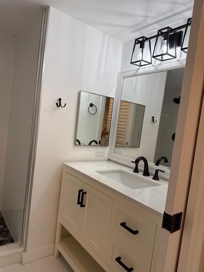 Building Photo - 4828 State Rd