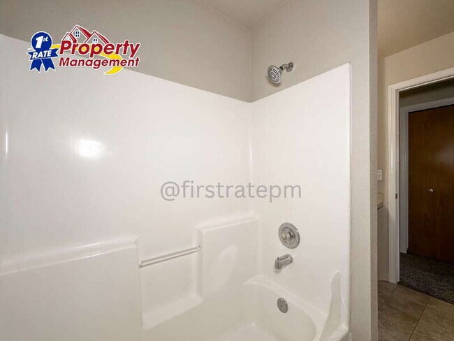 Building Photo - 4721 W Pasadena Ln