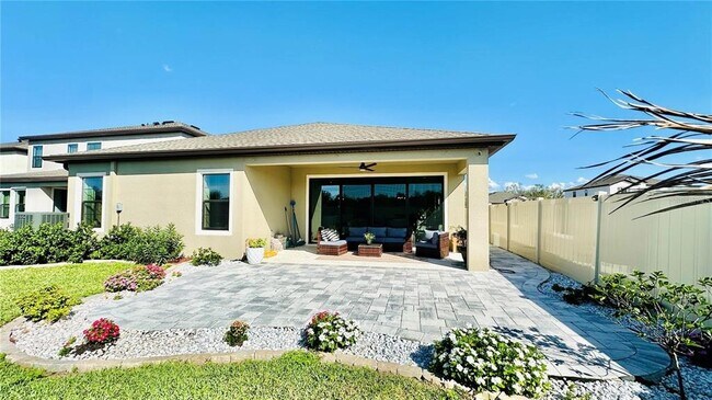 Building Photo - 12661 Oak Hill Way