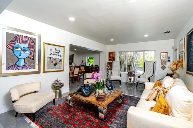 Building Photo - 1360 SW 16th St