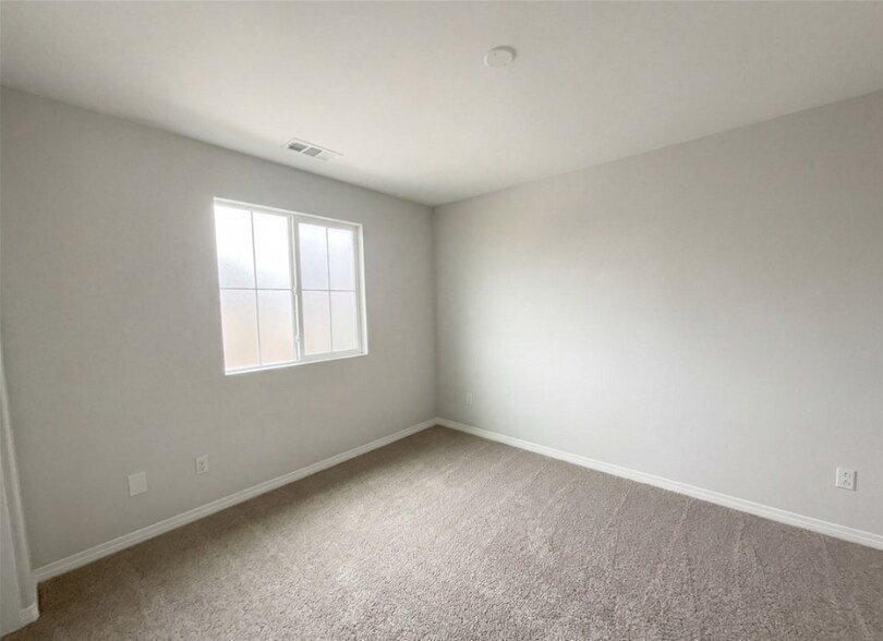 Building Photo - 27552 Gruber Dr