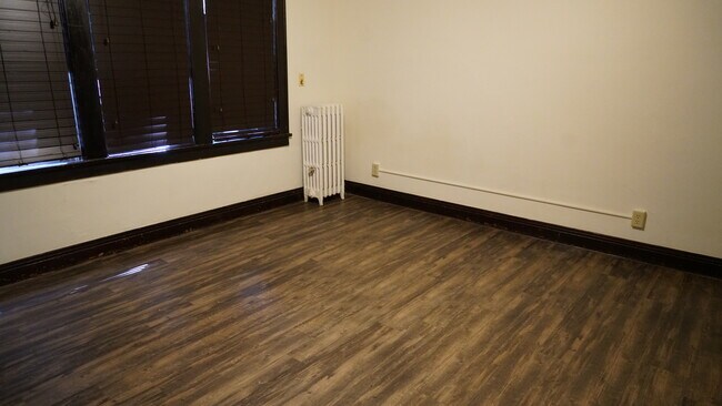 Building Photo - 2086 Marshall Ave