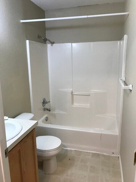 2 full baths and one 1/2 bath - 3013 Main St