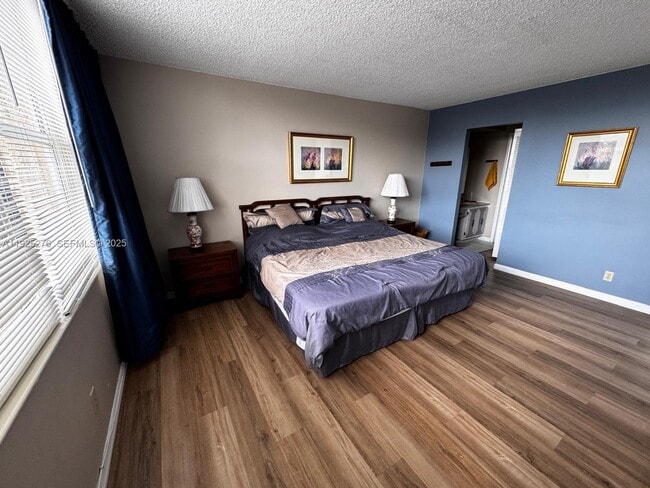 Building Photo - 3671 Environ Blvd