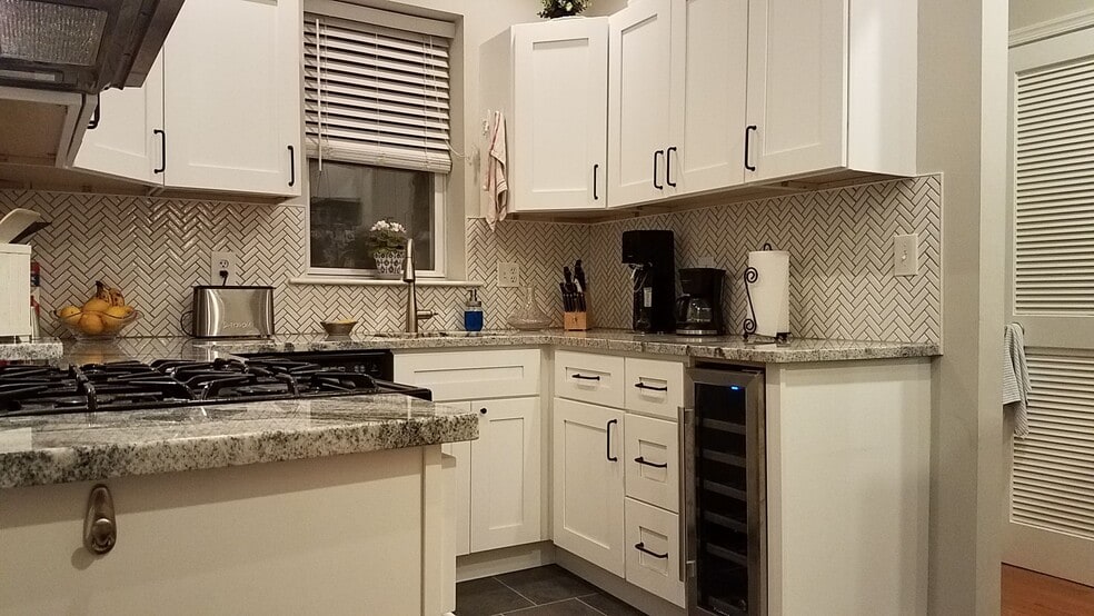 Kitchen - 613 S 16th St