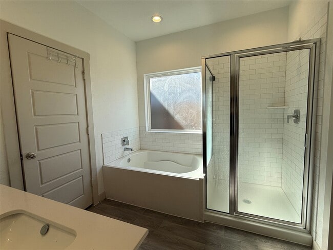 Building Photo - 12810 Harlesden Ln