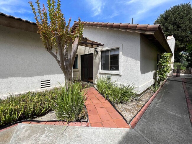 Building Photo - High Country West/Rancho Bernardo, Patio Home.  2/2, 1230 sq. ft..
