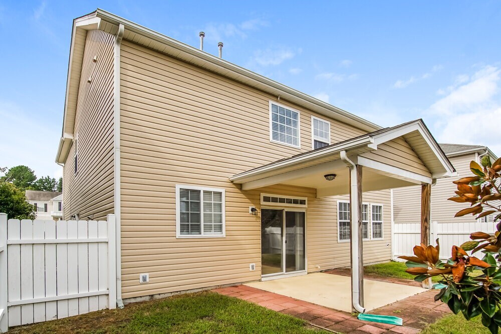 Building Photo - 8890 Elizabeth Bennet Pl