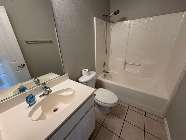 Building Photo - GREAT Home in NWISD with Amenities!