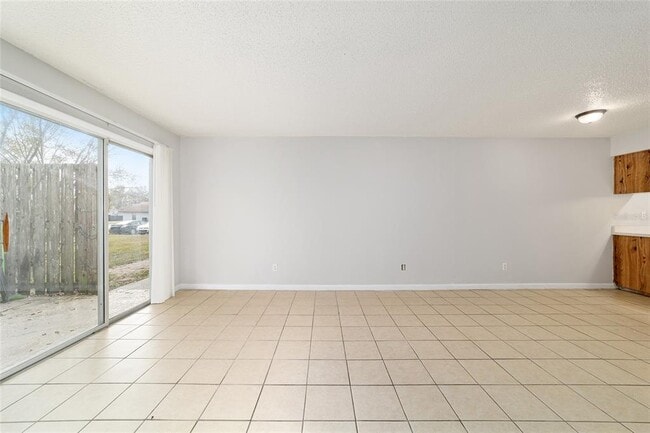 Building Photo - 5131 SE 29th St