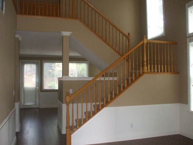 Building Photo - Swan Lake - Gated in Granite Bay