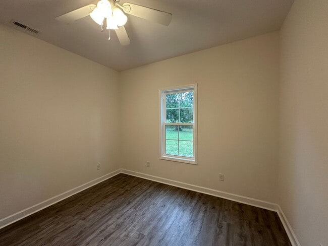 Building Photo - Cozy 2-bedroom home in New Bern
