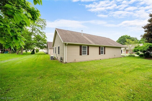 Building Photo - 3031 Logan Ln N