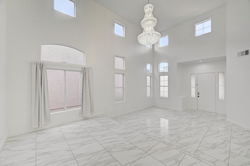 Building Photo - 9893 Canyon Peak Dr