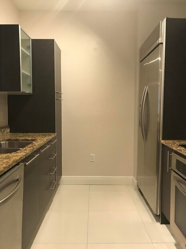 Building Photo - 550 Okeechobee Blvd