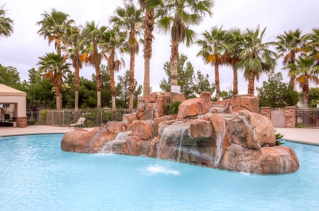 Building Photo - First-Floor 3BR/2BA Gated Condo with Resor...