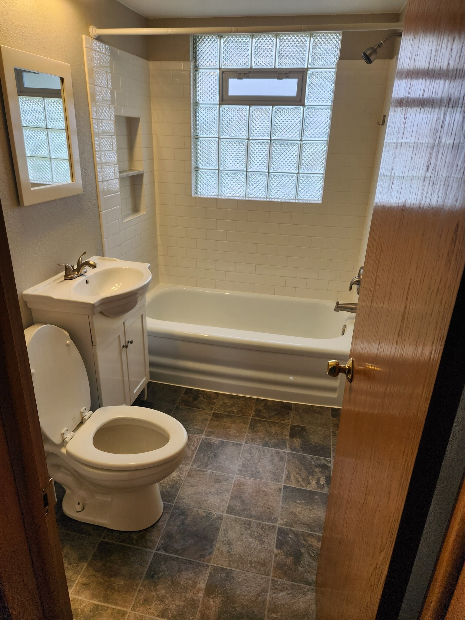 Building Photo - 2272 W Bolivar Ave