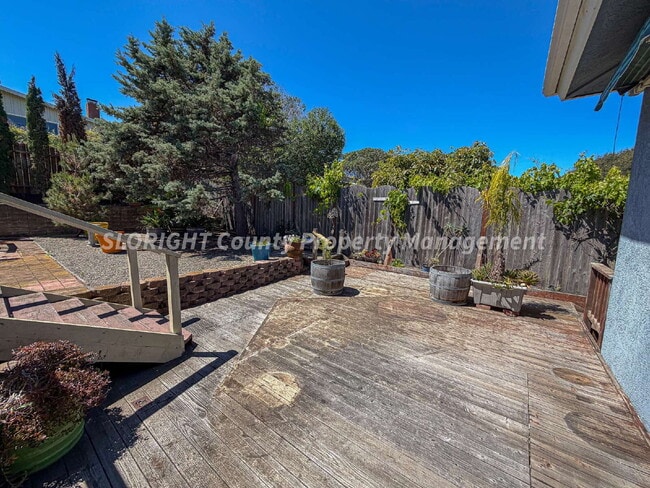 Building Photo - AVAILABLE APRIL - 3 Bedroom/ 2 Bath Los Osos Home