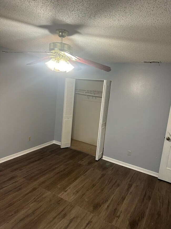 Building Photo - For Rent: Orlando, FL 3 Bed + Office | 2 B...