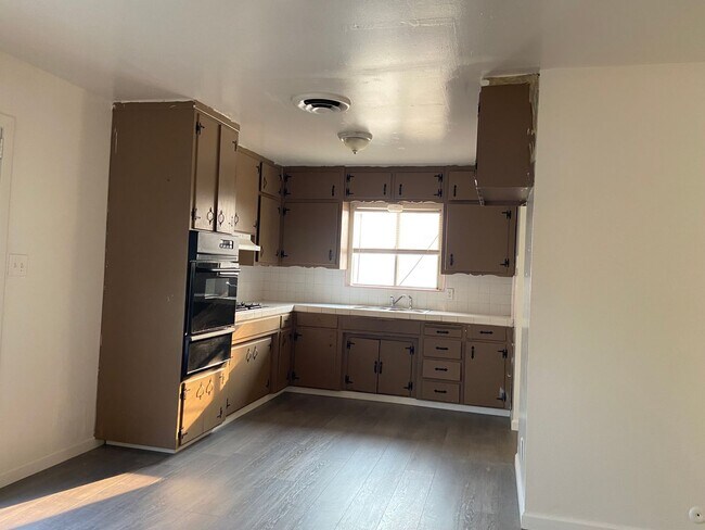 Building Photo - 22593 Rd 130