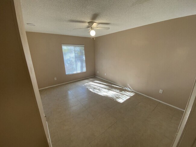 Building Photo - Charming 3-Bedroom Home for Rent in Winter Garden, FL