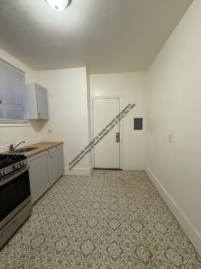 Building Photo - 18th and Filbert St