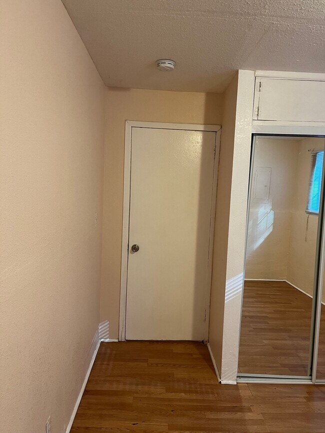 Building Photo - 767 Woodland Rd