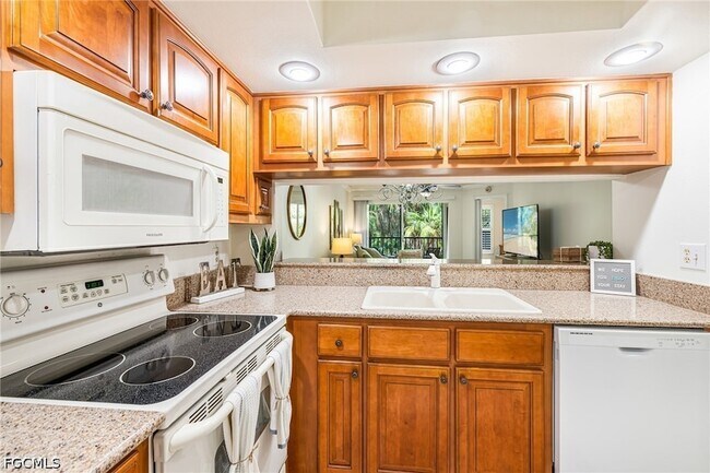 Building Photo - 15126 Parkside Dr