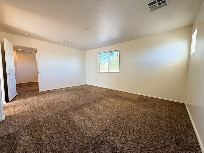 Building Photo - Charming Glendale Home with Spacious Lot & Prime West Valley Location!