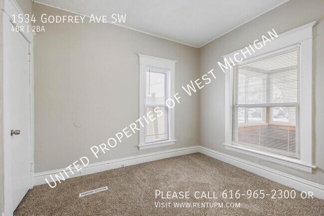 Building Photo - 4 Bed, 2 Bath Home | Spacious Kitchen | Ce...