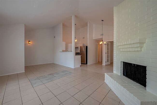 Building Photo - 11009 Crenchrus Ct