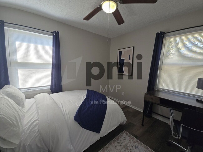 Building Photo - 4615 Langley Ave