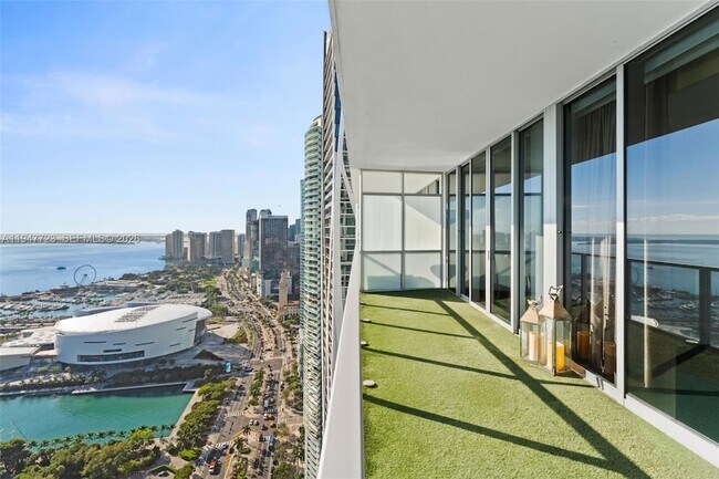 Building Photo - 1100 Biscayne Blvd