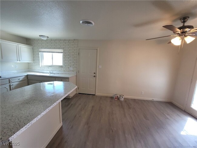 Building Photo - 3749 Ponderosa St