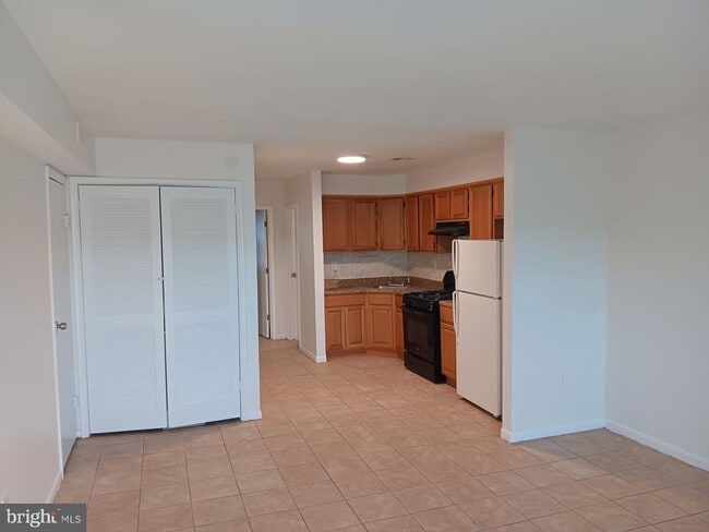 Building Photo - 5304 Jackson St