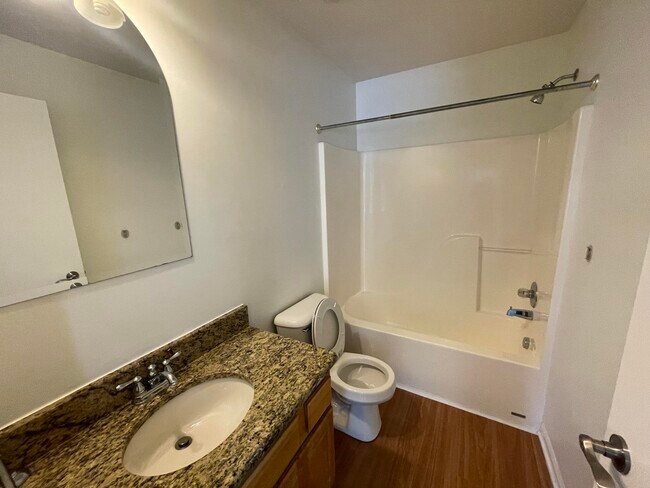 Building Photo - 404 Marigold Cir