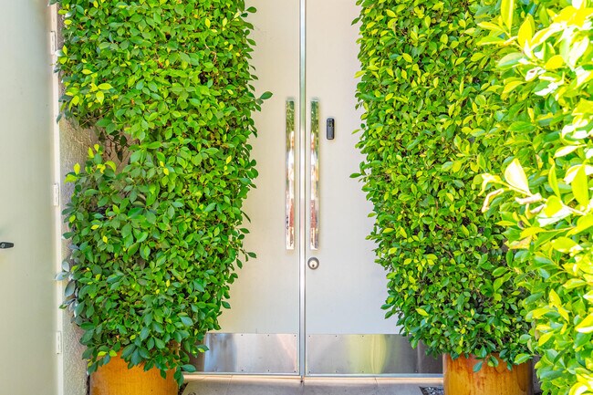 Building Photo - 52 Princeton Dr