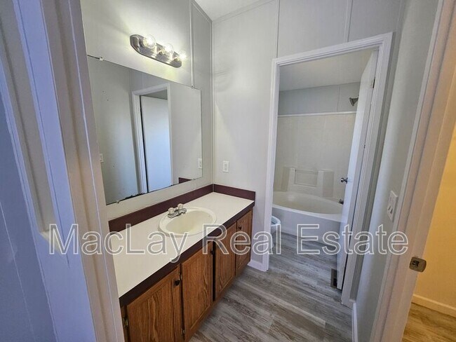 Building Photo - 725 S 97th Way