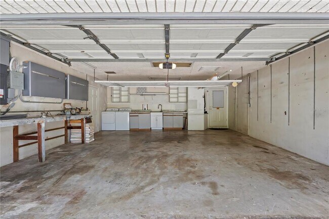 Building Photo - 17511 Canal Shores Dr