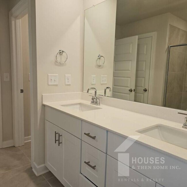 Building Photo - 185 Vickery Rd