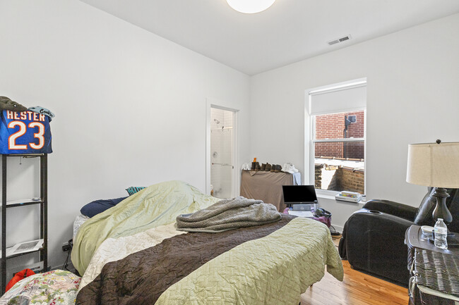 Building Photo - 1636 Western-2