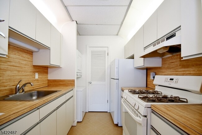 Building Photo - 431 Springfield Ave